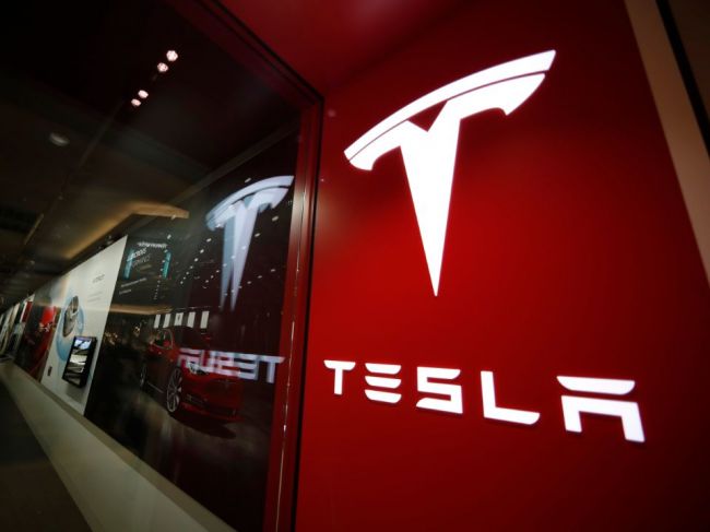 Tesla zvýšila cenu Modelu S v Európe