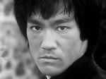 Bruce Lee, filmový kráľ bojových umení, sa narodil pred 80 rokmi