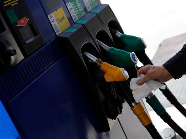 Od budúceho roka bude jedna sadzba dane na benzín a jedna na naftu