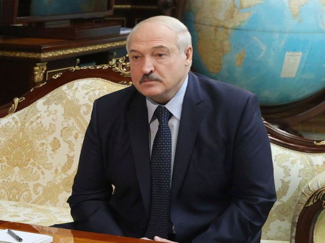 Lukašenko plánuje svoj odchod z postu: Môžete sa upokojiť, po prijatí ústavy odídem