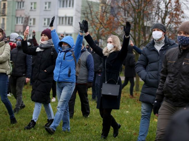 Na protestoch v Bielorusku zadržali vyše 320 ľudí, len v Minsku 250