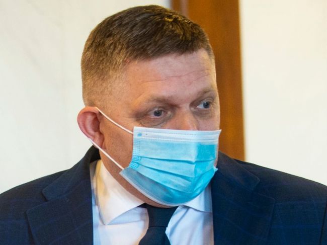 Robert Fico reagoval na zásah polície v sídle Penty