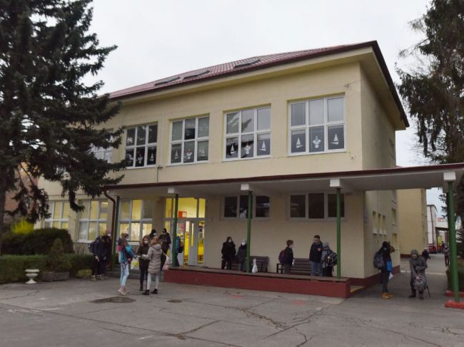 Do dvoch trnavských škôl po víkendovom testovaní nastúpili žiaci