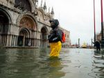 Benátky zaplavila vysoká voda, protipovodňový systém sa neaktivoval