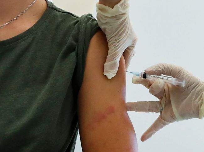 Rusko a Čína zatiaľ nepožiadali EMA o schválenie svojich vakcín