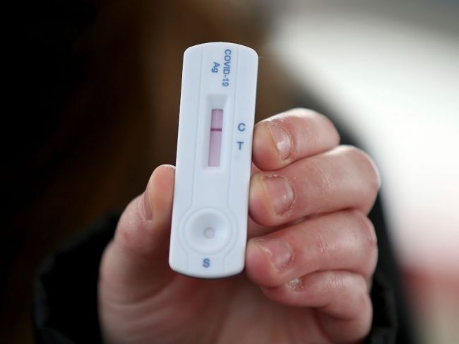 Domáce testy na COVID-19 nie sú spoľahlivé, varuje ŠÚKL