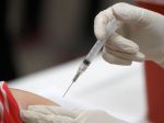 Odborníci: S COVID-19 sa musíme naučiť žiť. Kedy na Slovensko dorazia vakcíny?