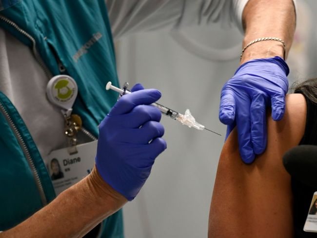 Von der Leyenová predpokladá dvojfázovú kampaň pre očkovanie proti COVID-19