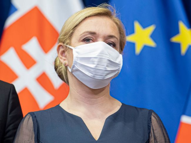 Saková obviňuje Kollára z papalášizmu, situácia okolo prepúšťania z nemocnice ju mrzí