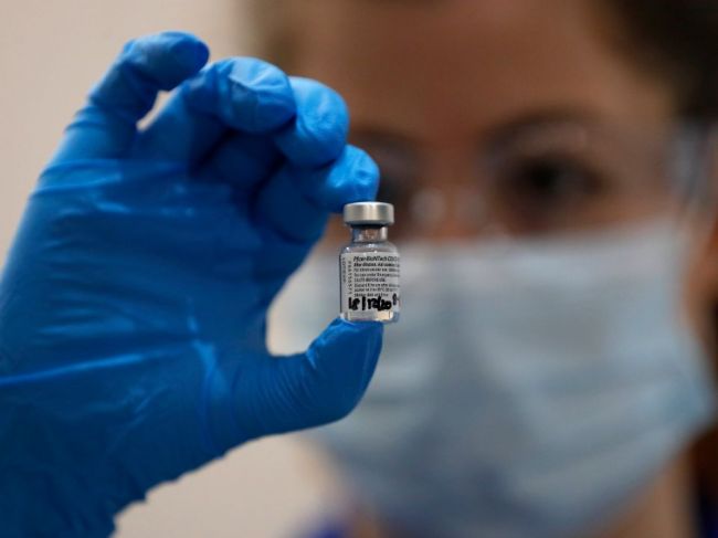 Spojené štáty schválili použitie vakcíny Pfizer-BioNTech