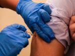 Úmrtia pri testovaní vakcíny nesúviseli s vakcínou proti COVID-19