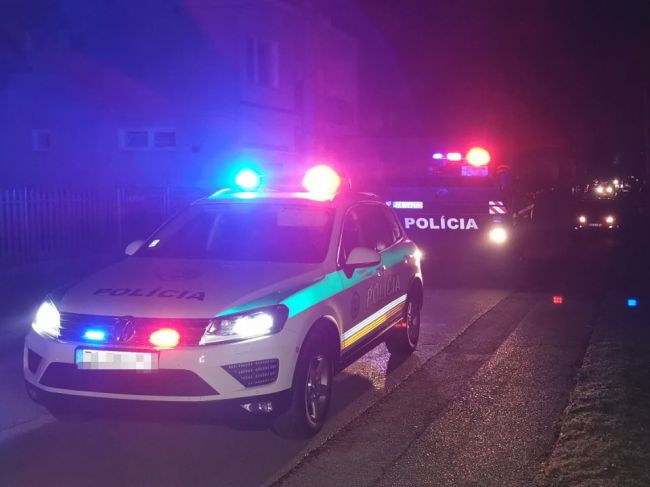 Polícia zasahovala v Strečne, kukláči našli 44-ročného muža bez známok života