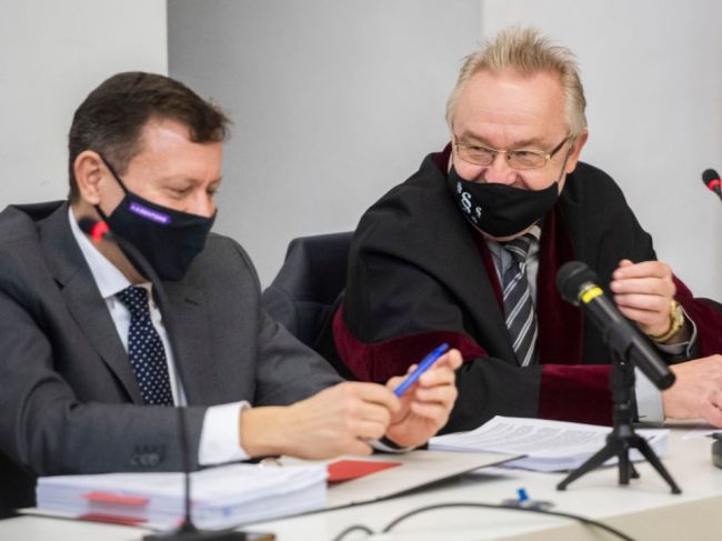 Šanta aj Lipšic spochybňujú Ruskovu práceneschopnosť