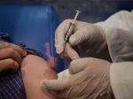 Poľsko schválilo očkovací program, zazmluvnilo 60 miliónov dávok vakcíny