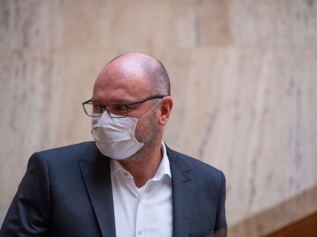 Počas sviatkov bude platiť zákaz vychádzania, potvrdil Sulík