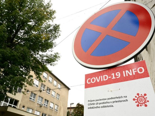 Trenčianska nemocnica nezvláda situáciu, mimo služby je 194 pracovníkov