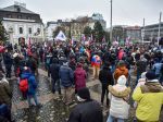 Polícia zadržala 40-ročného muža z nepovoleného zhromaždenia v Bratislave