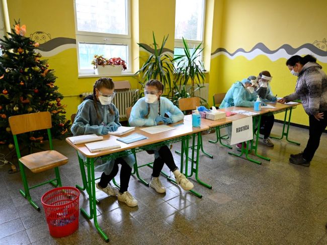 Plošné testovanie cez víkend v Trenčíne absolvovalo 21.660 ľudí