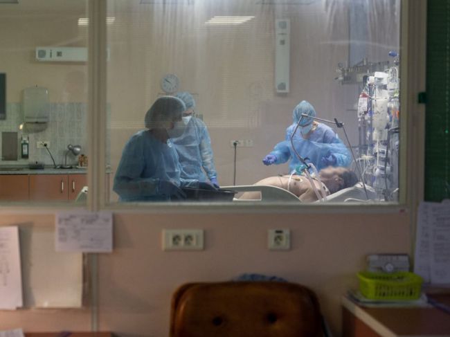 Koronavírus na Slovensku: Pribudli nové prípady nákazy a 63 úmrtí