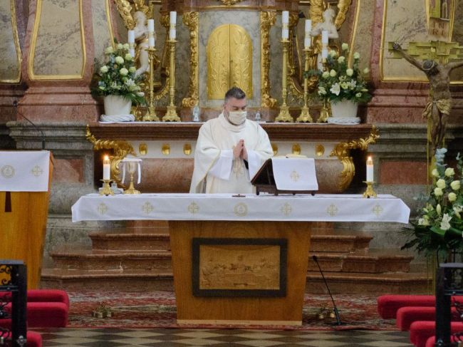 V týchto okresoch zakázali verejné omše