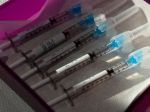 Česko prejde v nedeľu do najvyššieho stupňa PES a začne s očkovaním