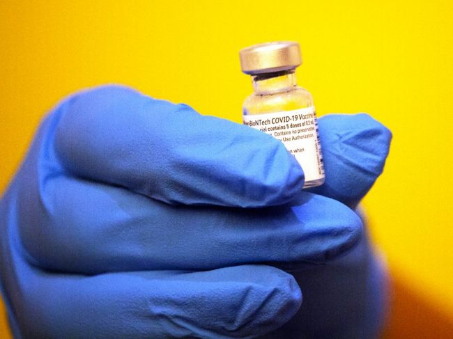 Ministerstvo zdravotníctva SR uviedlo, kedy sa začne s očkovaním širokej verejnosti