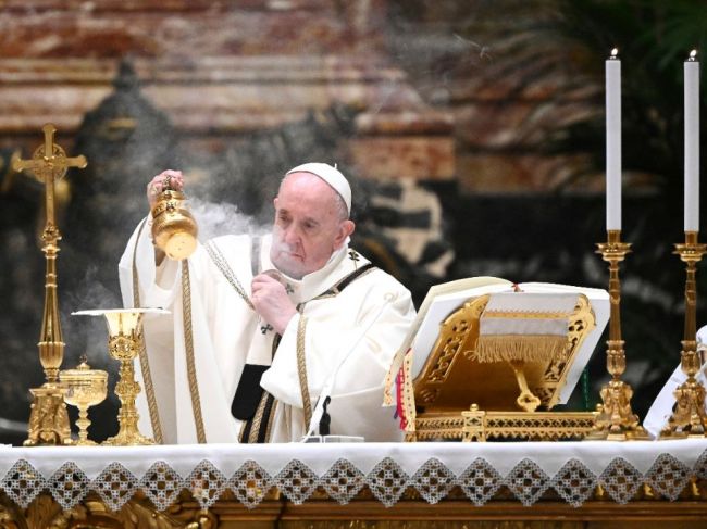 Pápež František vyzval veriacich k pomoci chudobným