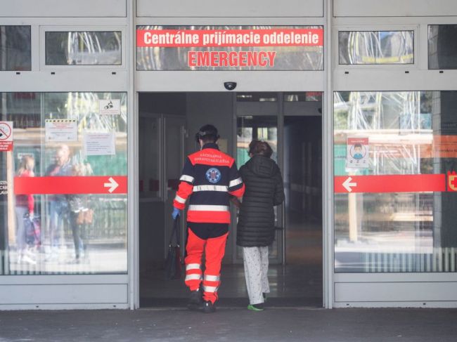 Lekári v Bratislave ošetrili na Štedrý deň vyše 250 ľudí, kosť nezabehla nikomu