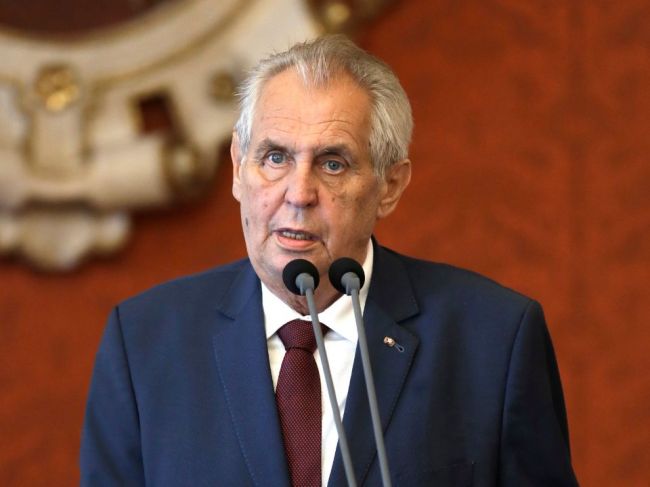 Zeman vyzval ľudí, aby sa nechali zaočkovať proti ochoreniu COVID-19