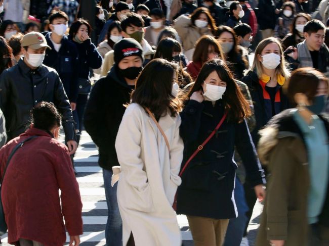 Japonsko pozastavuje vstup cudzincov na svoje územie