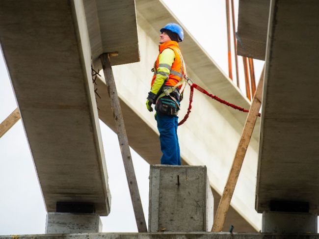 O prácu v stavebnom sektore môže prísť v roku 2021 okolo 30.000 pracovníkov