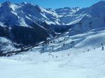 Z lyžiarskeho strediska zmizli stovky Britov, ktorí tam mali byť v karanténe