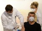 Babiš chce, aby bolo Česko zaočkované skôr než v septembri