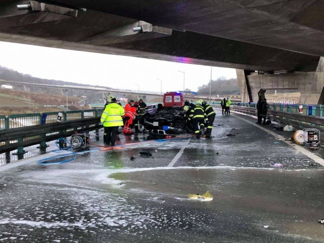 Na D1 došlo k vážnej dopravnej nehode, diaľnica je v danom úseku uzavretá