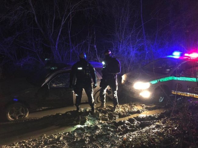 Polícia zadržala vodiča, ktorý jazdil so zákazom činnosti na odhlásenom aute