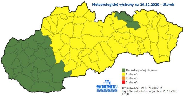 SHMÚ upozorňuje na vietor, poľadovicu aj na snehové jazyky