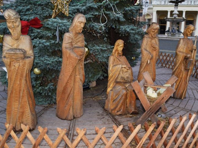 Z betlehema na bratislavskom námestí ukradli drevenú sošku Ježiška