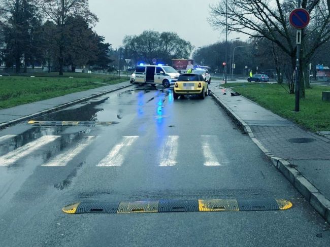 Tragická dopravná nehoda: Chodec na priechode podľahol zraneniam