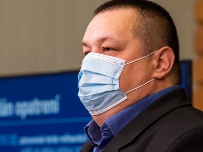 Hlavný hygienik bude komunikovať s konzíliom odborníkov o sprísnení opatrení