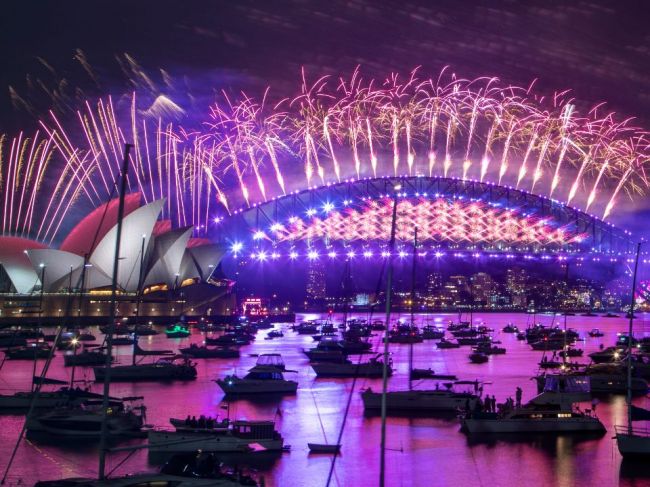 Video: Takto vyzeral novoročný ohňostroj v Sydney