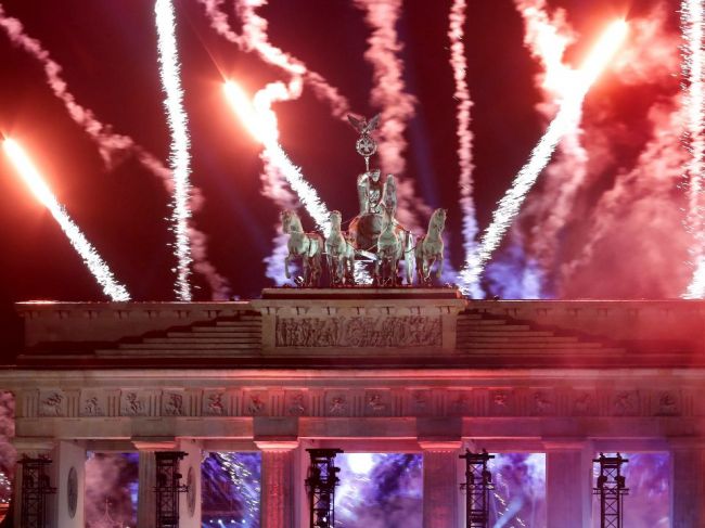 Európa: Oslavy príchodu roka 2021 utlmila koronavírusová pandémia