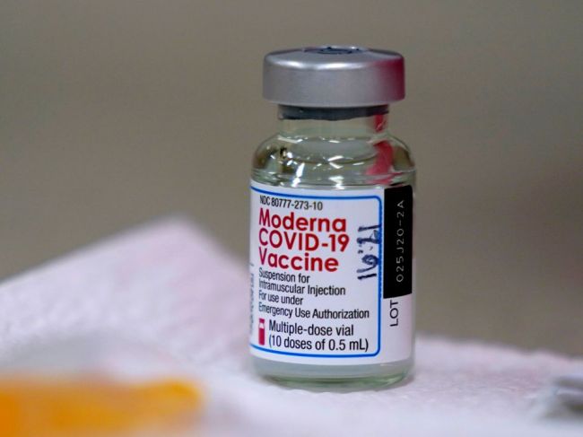 Lekárnik zámerne znehodnotil stovky dávok vakcíny proti koronavírusu