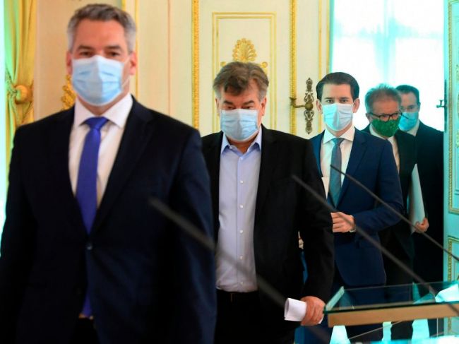 Rakúsko predĺžilo lockdown o týždeň