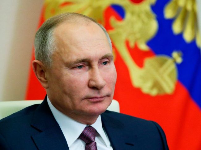 Putin s Merkelovou diskutovali o možnej spolupráci pri výrobe vakcín