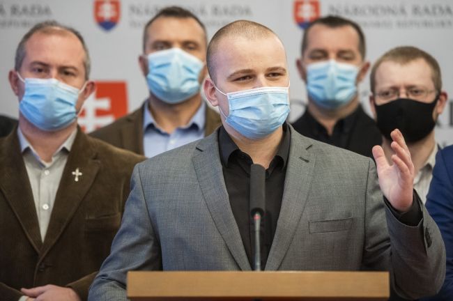 ĽSNS chce vypustiť trestné činy extrémizmu