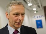 Figeľ: Ján Pavol II. urobil v Československu výnimku a zem pobozkal dvakrát