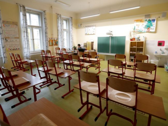 Školákom sa skončili prázdniny, v novom roku začínajú s vyučovaním dištančne