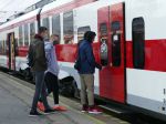 Pre nedostatok personálu sa dočasne obmedzujú niektoré železničné spoje