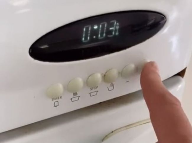 Video: Takto vyčistíte rúru na pečenie bez zbytočných chemikálií