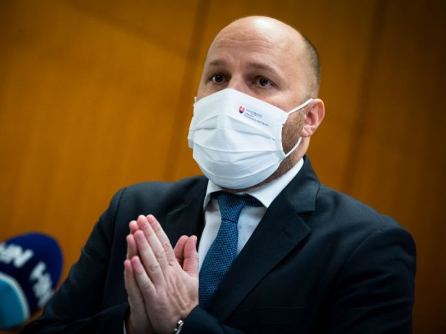 Naď: Na celoplošné testovanie nie je dostatok testov